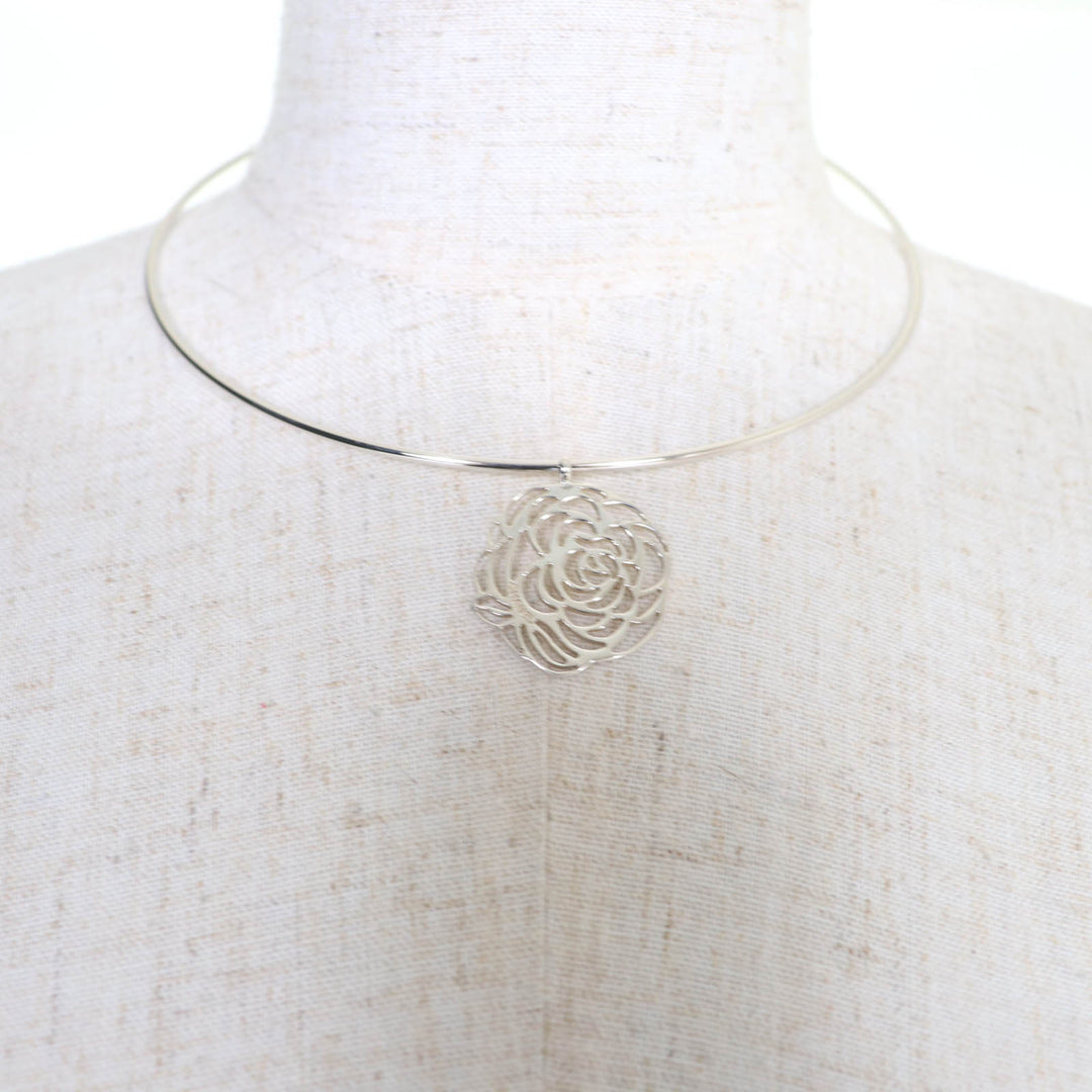 Excellent CHANEL Necklace Camellia logo choker Silver 925 Women