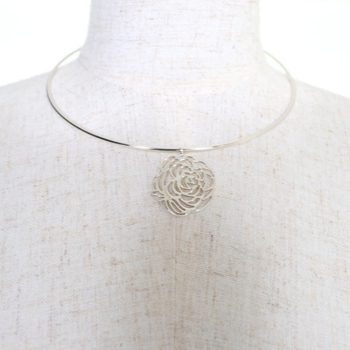 Excellent CHANEL Necklace Camellia logo choker Silver 925 Women