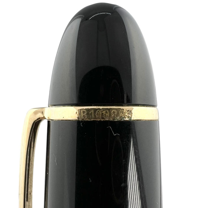 Great MONTBLANC fountain pen Meisterstück 149 white star black 18K mens