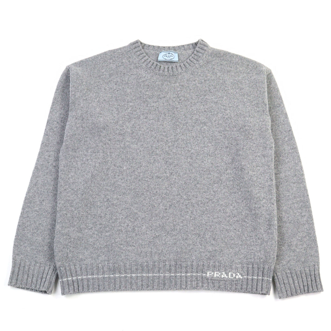 素晴らしいPRADAニット 刺繍ロゴ クルーネック グレー バージンウール カシミア メンズ 42 P24M2A