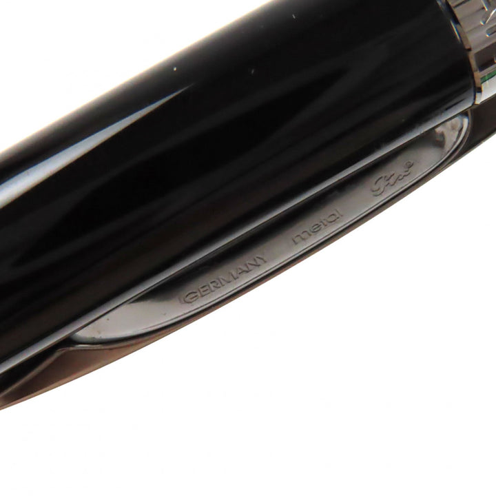 Very Good MONTBLANC Ballpoint pen Starwalker Black gun metallic mens