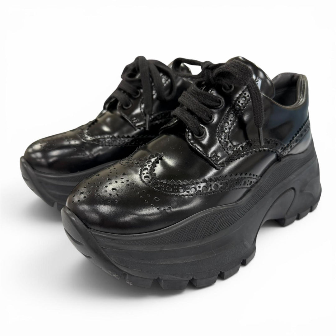 Great PRADA Leather shoes Wingtip Medallion Lace-up black leather Women 36