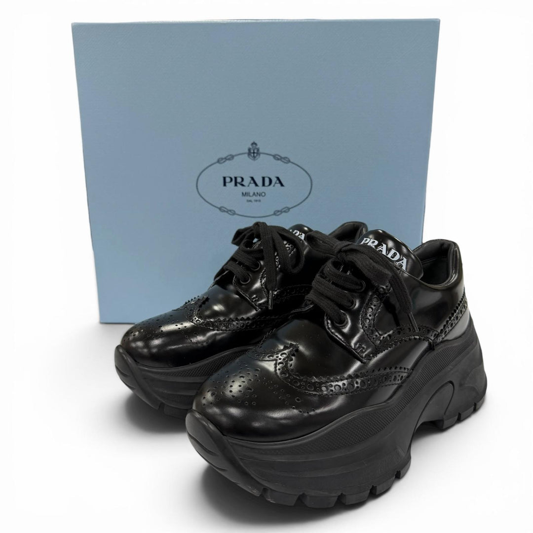 Great PRADA Leather shoes Wingtip Medallion Lace-up black leather Women 36