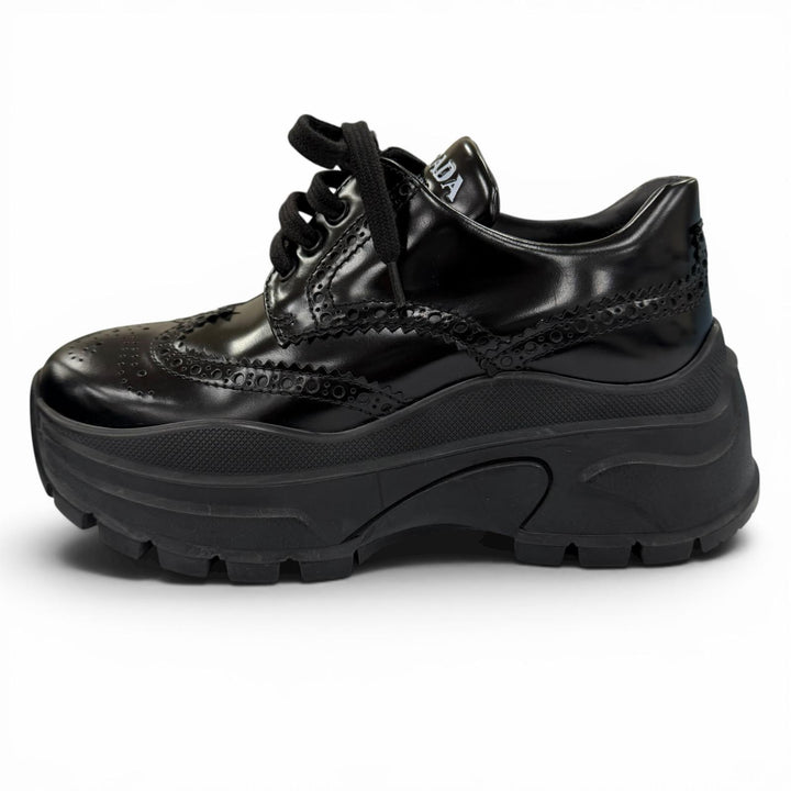 Great PRADA Leather shoes Wingtip Medallion Lace-up black leather Women 36