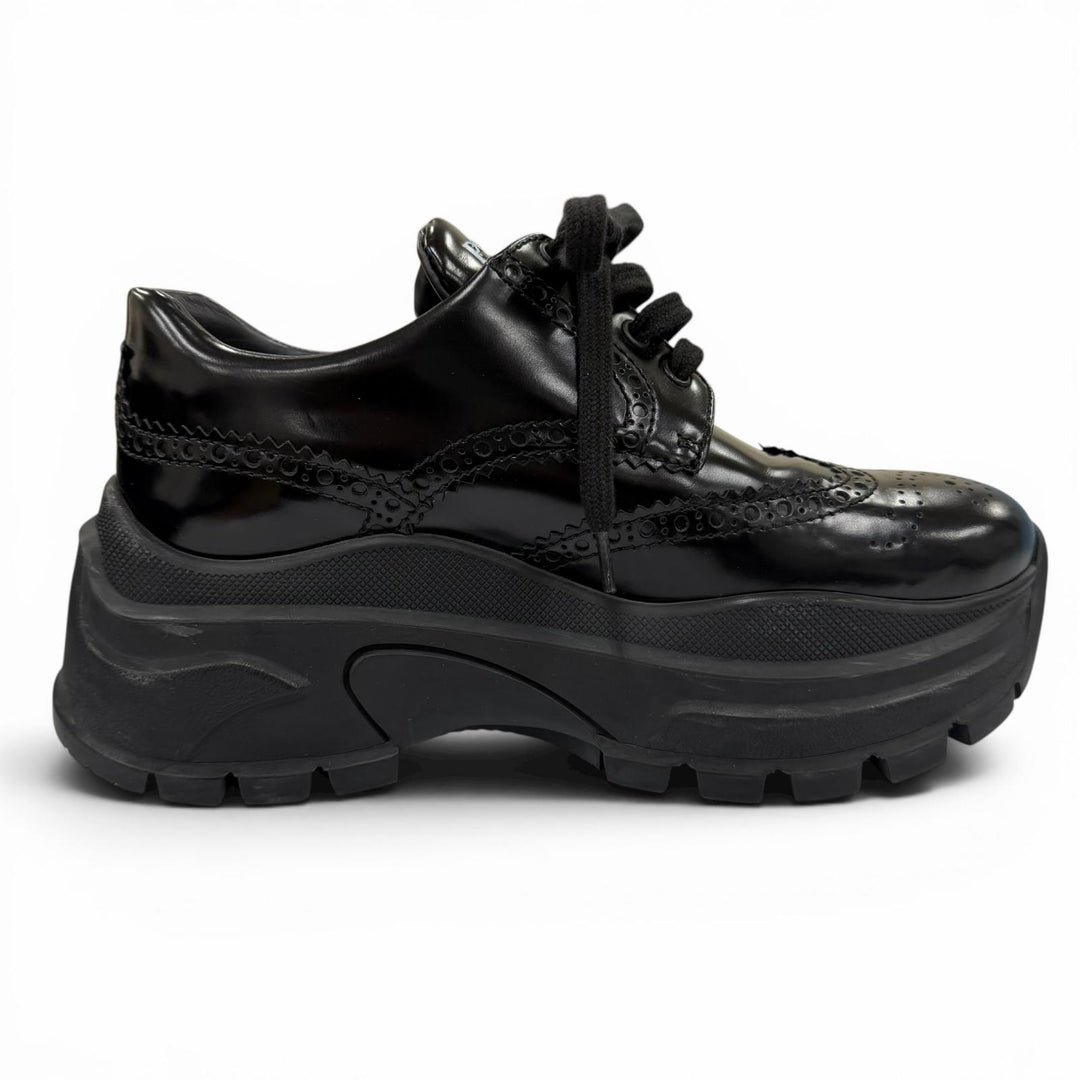 Great PRADA Leather shoes Wingtip Medallion Lace-up black leather Women 36