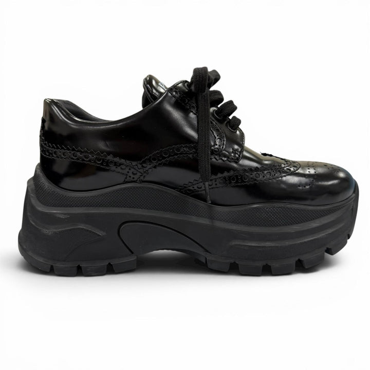 Great PRADA Leather shoes Wingtip Medallion Lace-up black leather Women 36