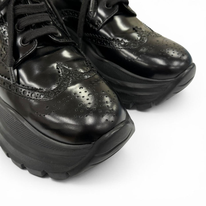 Great PRADA Leather shoes Wingtip Medallion Lace-up black leather Women 36