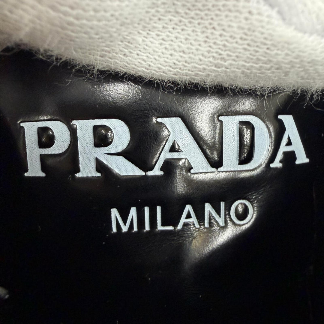 Great PRADA Leather shoes Wingtip Medallion Lace-up black leather Women 36