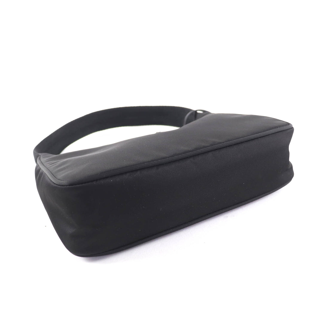Pristine PRADA Handbag Re-Edition 2000 Re-Nylon mini bag black ー Women 1NE515