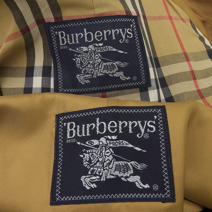 Great Burberrys trench coat construction, Nova check pattern lining, 2-way liner