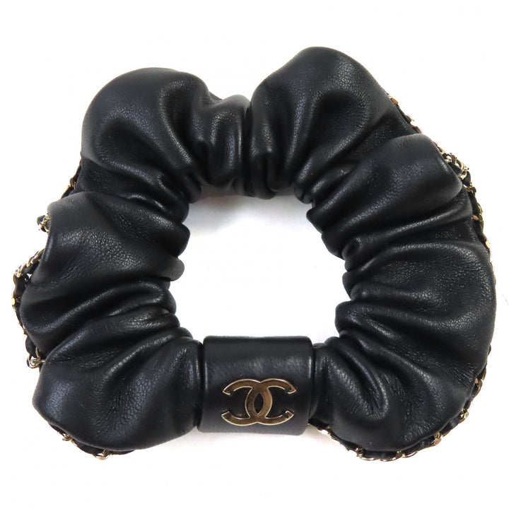 Great CHANEL hair accessory COCO Mark Chain Leather Scrunchie HairClip black Women A22