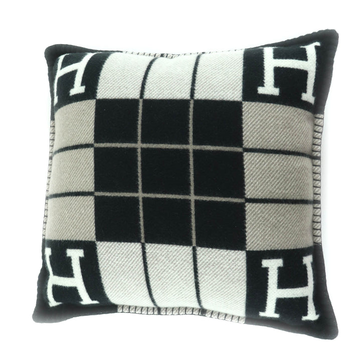 新品 HERMES アヴァロンIII PM クッションウール レディース