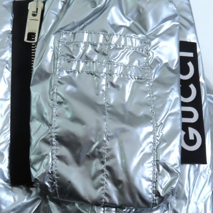 新品 GUCCI コート リゾートコレクション ランウェイ着用 シルバーナイロン レディース 36 771447