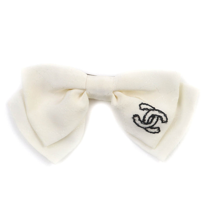 Great CHANEL hair accessory Ribbon barrette white silk Women 25C AAA730