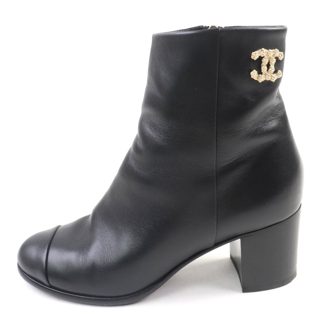 素晴らしい CHANEL ショートブーツ ブラック レザー レディース 35.5 G36307