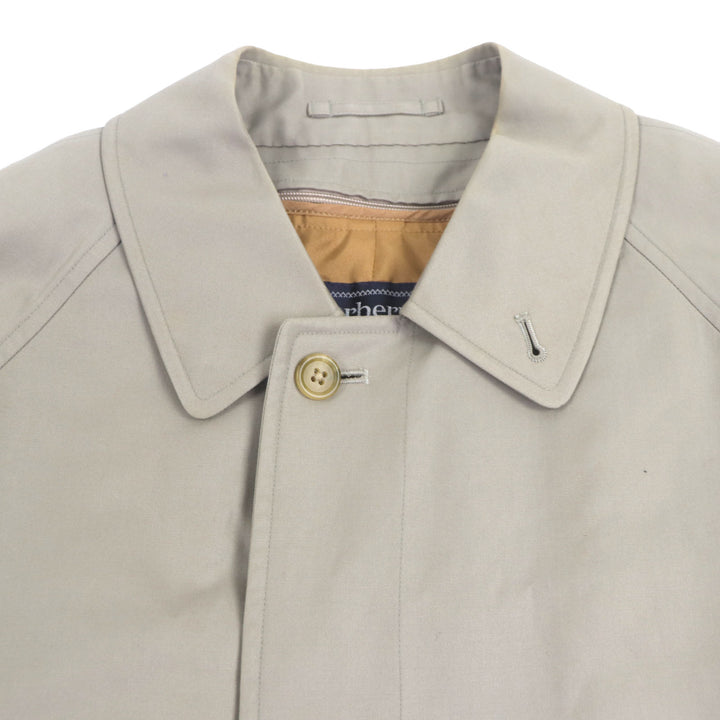 Very Good Burberrys coat 100% wool liner with hidden placket khaki cotton mens