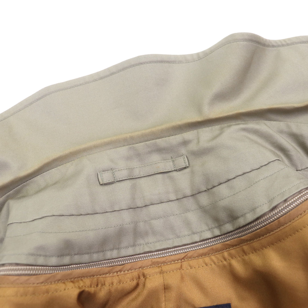 Very Good Burberrys coat 100% wool liner with hidden placket khaki cotton mens