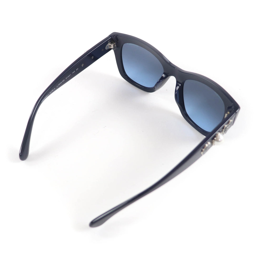 Excellent CHANEL sunglasses Navy Women 5478-A