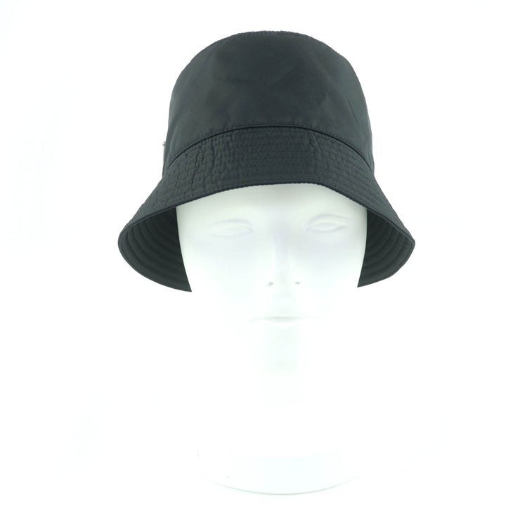 素晴らしいPRADA帽子 Re-Nylon トライアングル ロゴ付き ブラック レディース M 2HC137