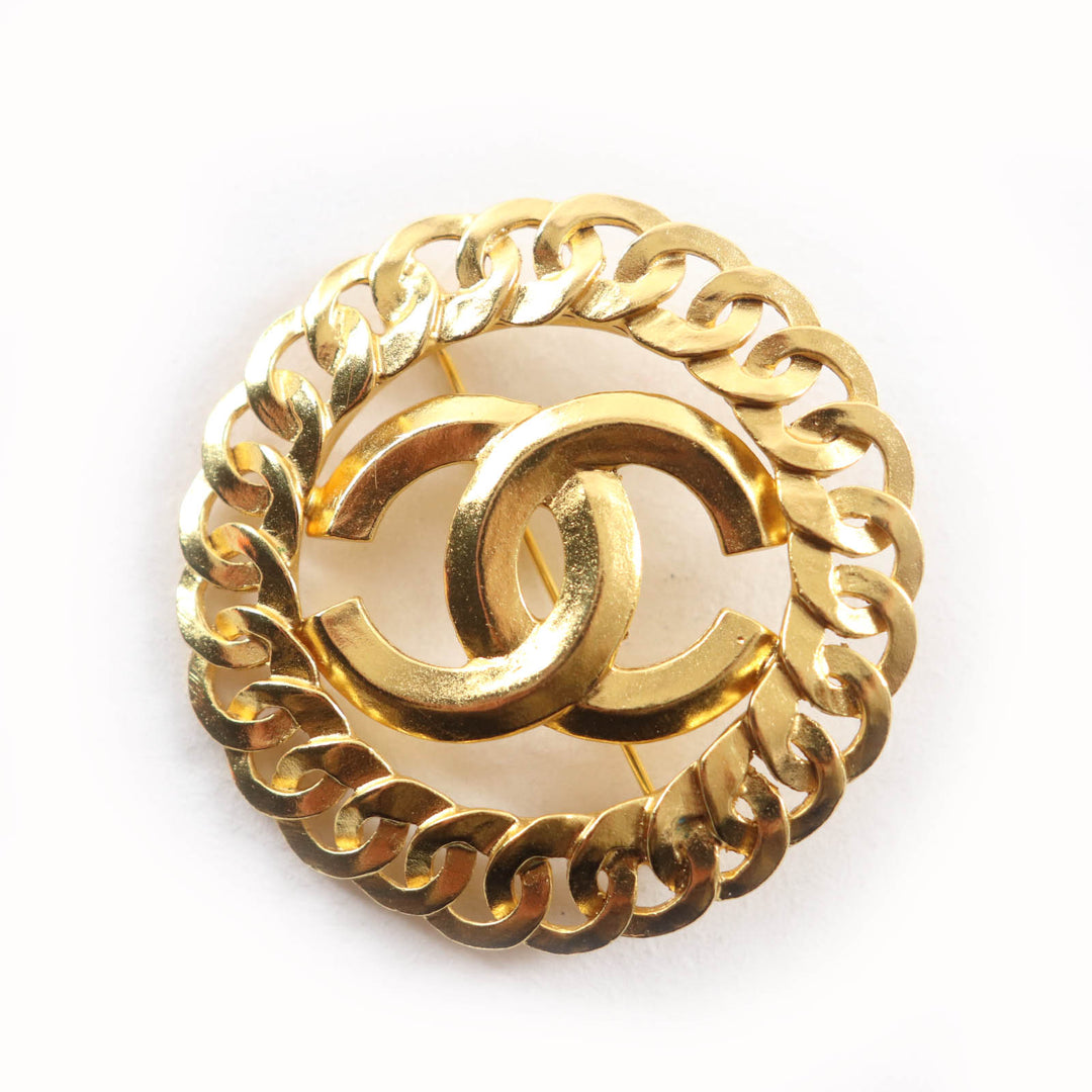 Great CHANEL Brooch COCO Mark Chain Design gold Women 96P
