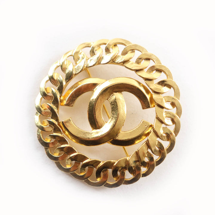 Great CHANEL Brooch COCO Mark Chain Design gold Women 96P