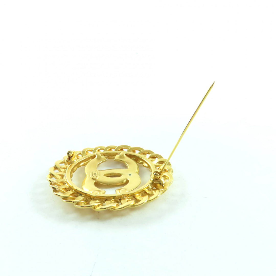 Great CHANEL Brooch COCO Mark Chain Design gold Women 96P