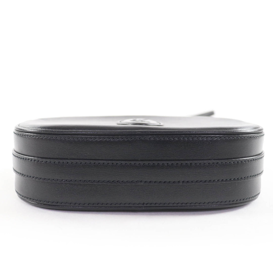 素晴らしい SAINT LAURENT PARIS ショルダーバッグ YSLロゴ カメラバッグ レザー 582673