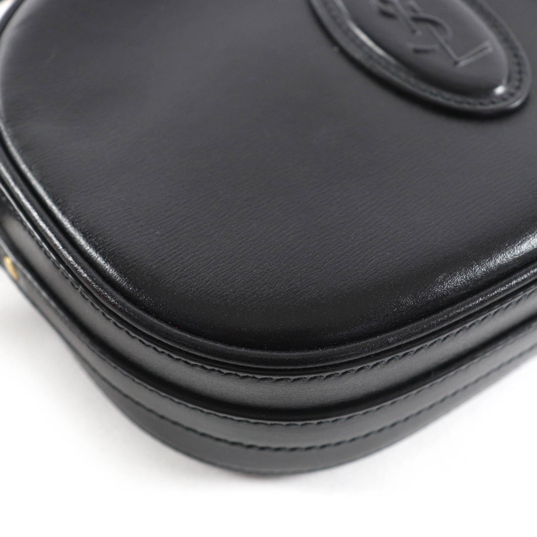 素晴らしい SAINT LAURENT PARIS ショルダーバッグ YSLロゴ カメラバッグ レザー 582673
