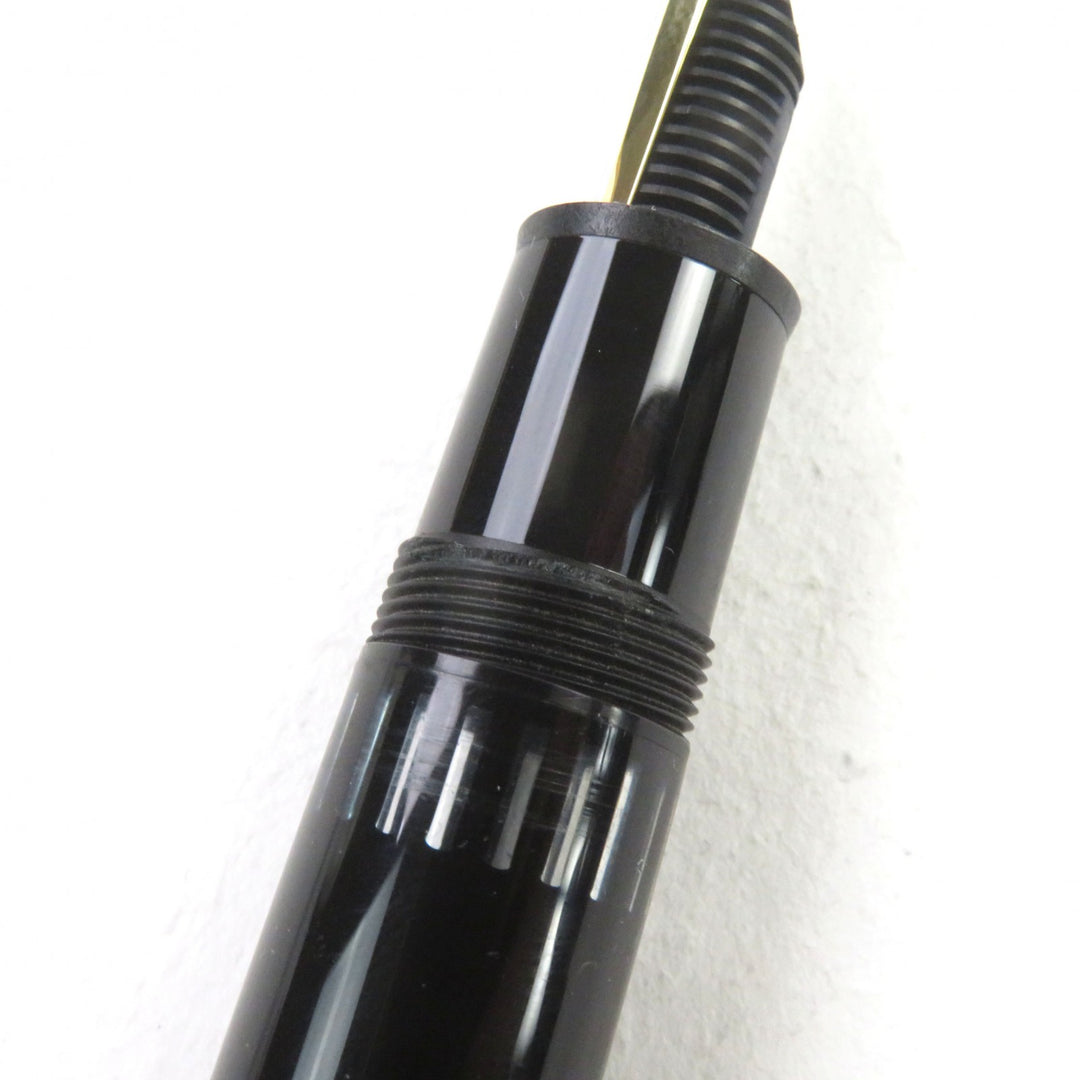 Great MONTBLANC fountain pen Meisterstck 149 White Star logo engraving 18K