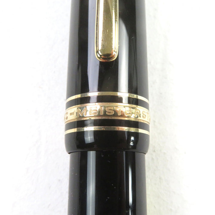 Great MONTBLANC fountain pen Meisterstck 149 White Star logo engraving 18K