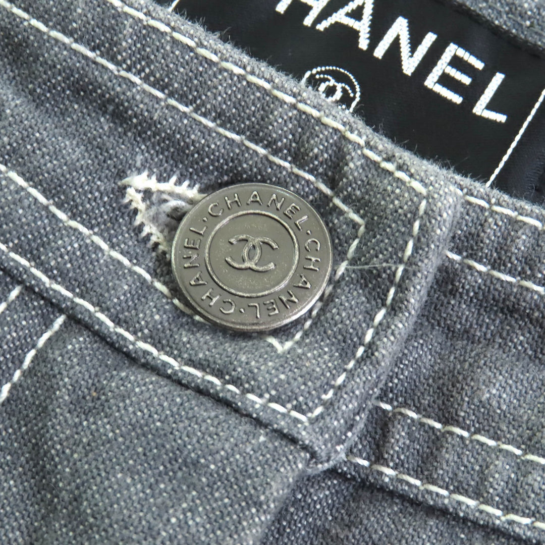 素晴らしい CHANEL デニムパンツ COCOマーク ラインストーン COCOボタン グレー コットン レディース 01P P17693