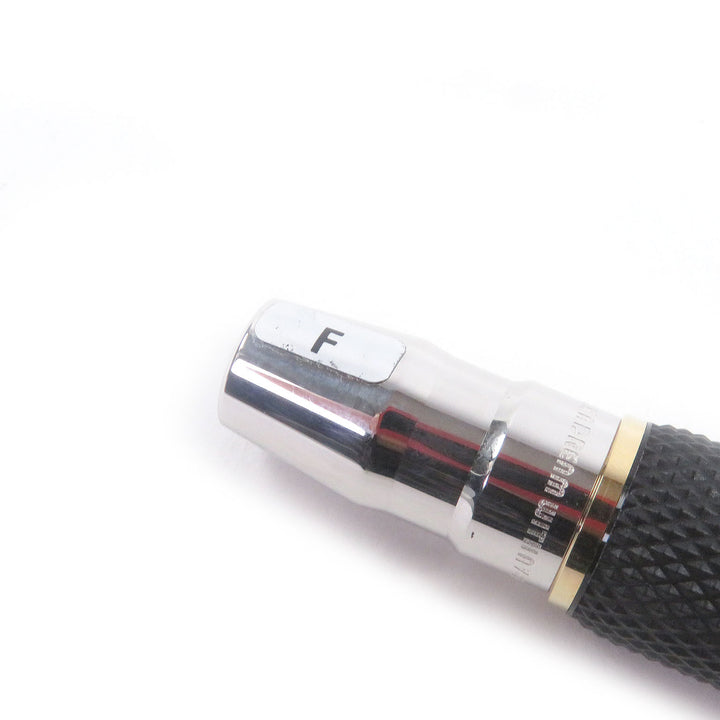 Pristine MONTBLANC fountain pen Special Edition Great Characters