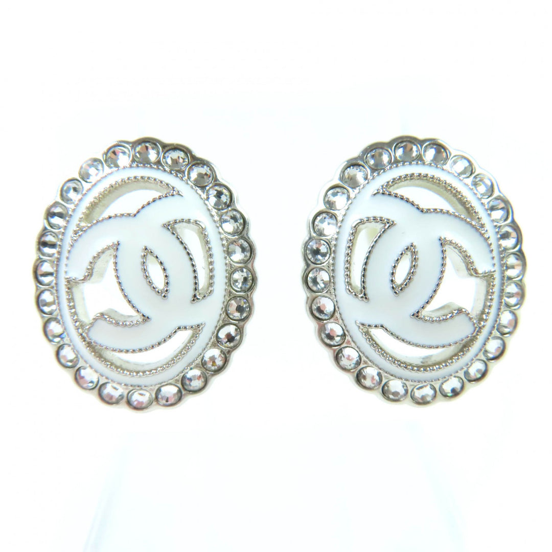 Pristine CHANEL Pierce white ー Women A25C
