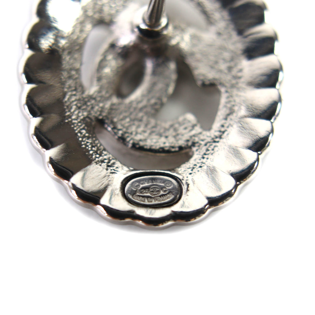 Pristine CHANEL Pierce white ー Women A25C