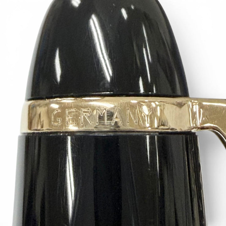 Very Good MONTBLANC fountain pen Meisterstück Classic white star black 14K mens
