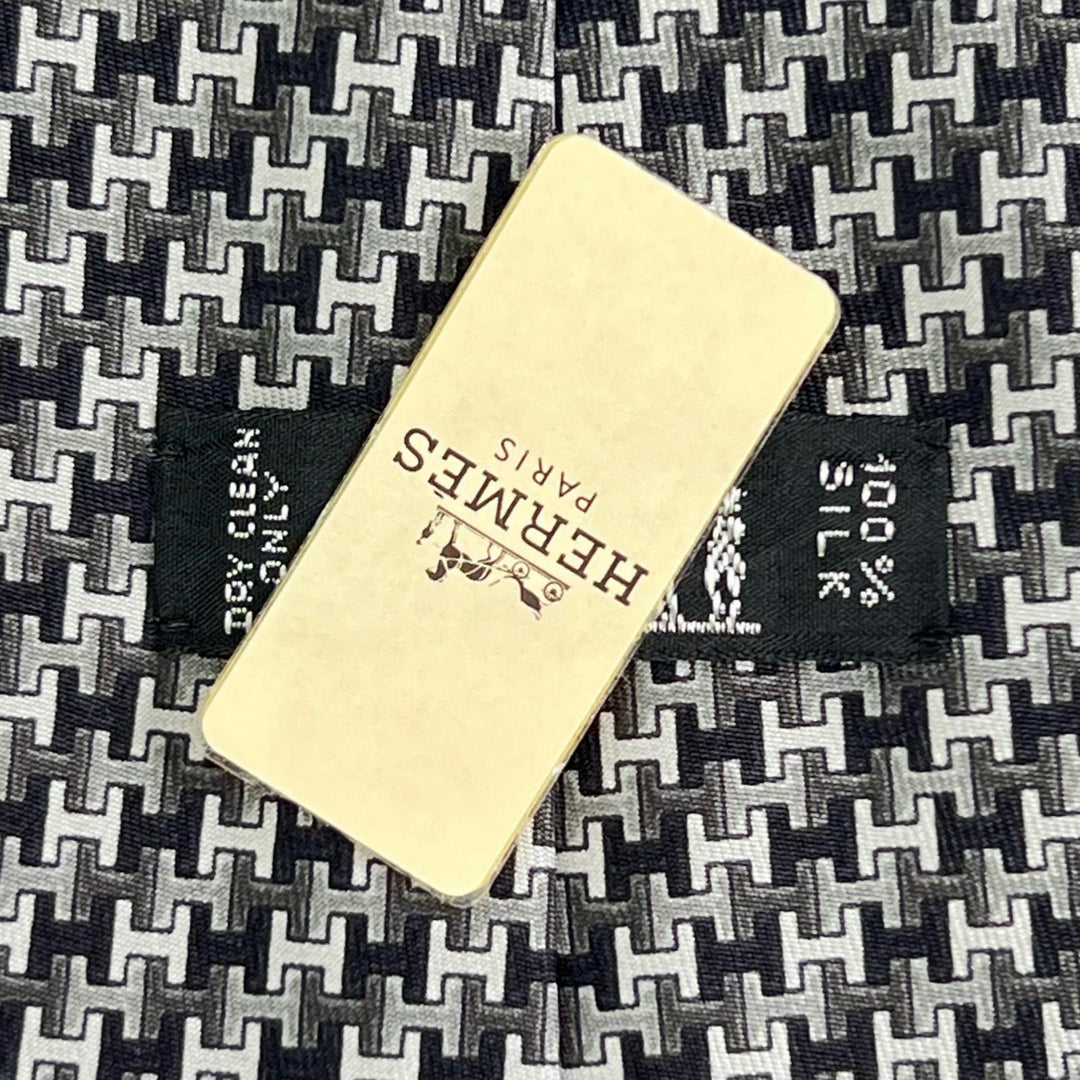 Pristine HERMES tie H logo total pattern gray silk mens 5425 OA