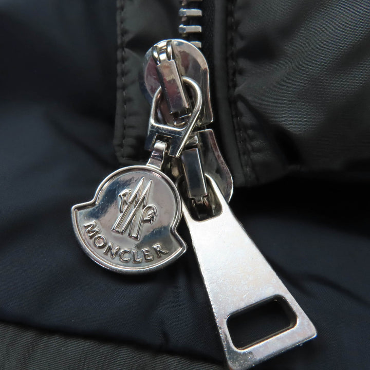 非常に良い MONCLER ダウンコート OROPHIN レザーロゴパッチ フード付き カーキ レディース 1
