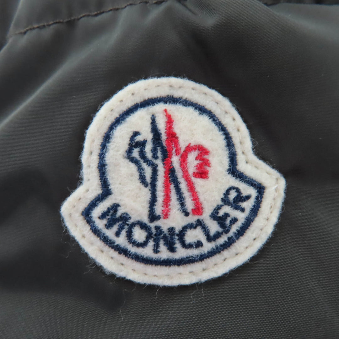 非常に良い MONCLER ダウンコート OROPHIN レザーロゴパッチ フード付き カーキ レディース 1