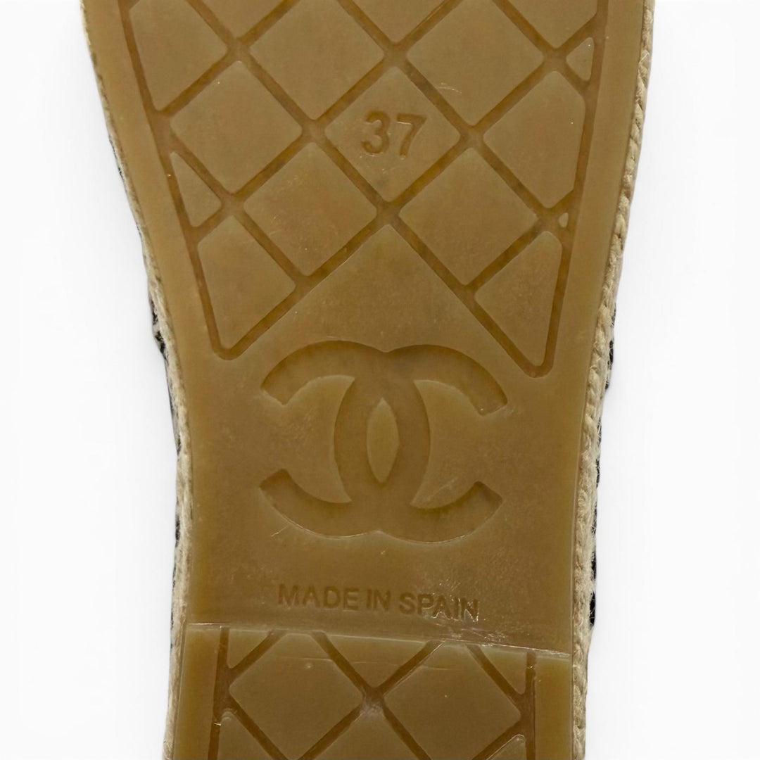 Excellent CHANEL Slip-on Logo design velour black Velor Women 37 G34012