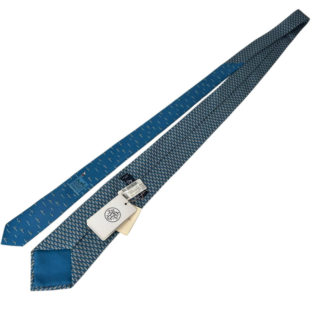 Pristine HERMES tie GREY REEF Light blue silk mens
