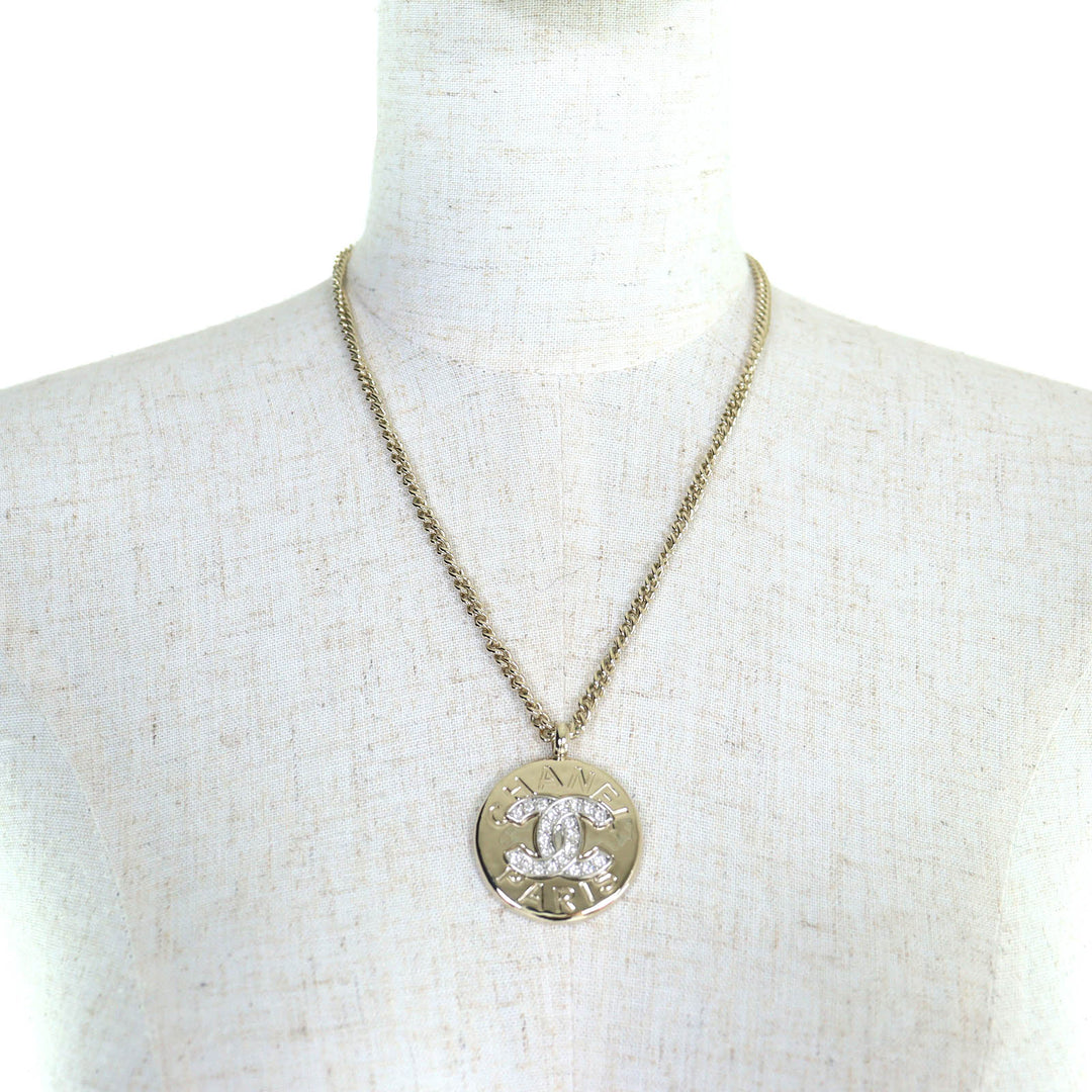 Pristine CHANEL Necklace COCO Mark Rhinestone Logo Medal Top Pendant gold B25A