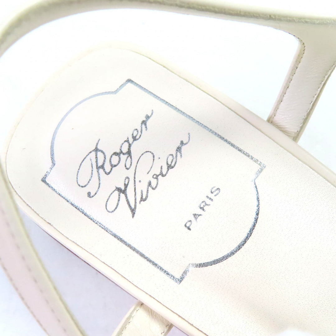 素晴らしい ROGER VIVIER サンダル ビーズ アンクル ストラップ付き スクエアトゥ レザー アイボリー 37