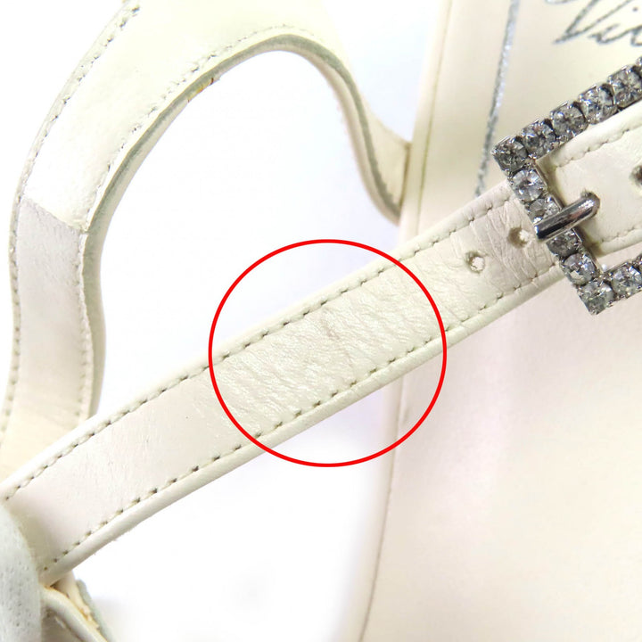 素晴らしい ROGER VIVIER サンダル ビーズ アンクル ストラップ付き スクエアトゥ レザー アイボリー 37