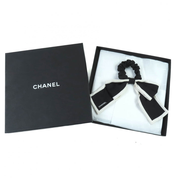 Excellent CHANEL hair accessory Black White silk Women 23V
