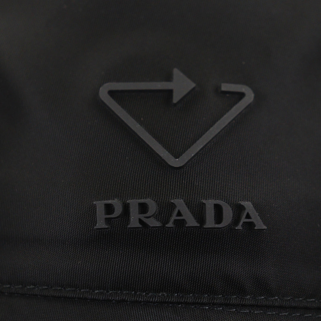 優れたPRADA帽子ロゴ付きバケットハットブラックリサイクルポリアミドメンズS 2HC137