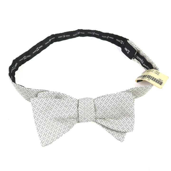Pristine HERMES H Motif Cummerbund and Butterfly Tie Ensemble Light gray silk