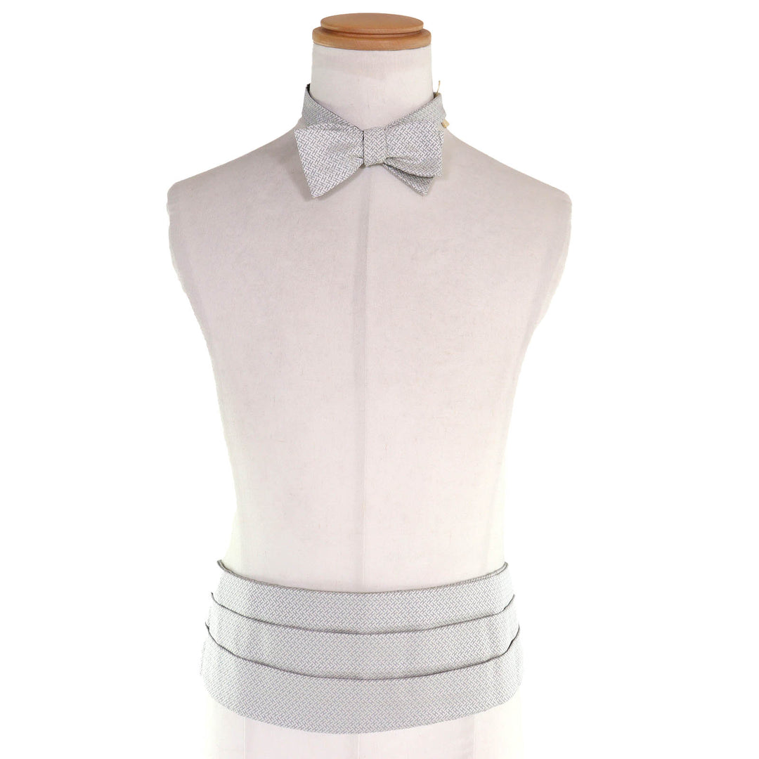 Pristine HERMES H Motif Cummerbund and Butterfly Tie Ensemble Light gray silk