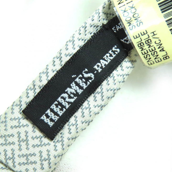 Pristine HERMES H Motif Cummerbund and Butterfly Tie Ensemble Light gray silk