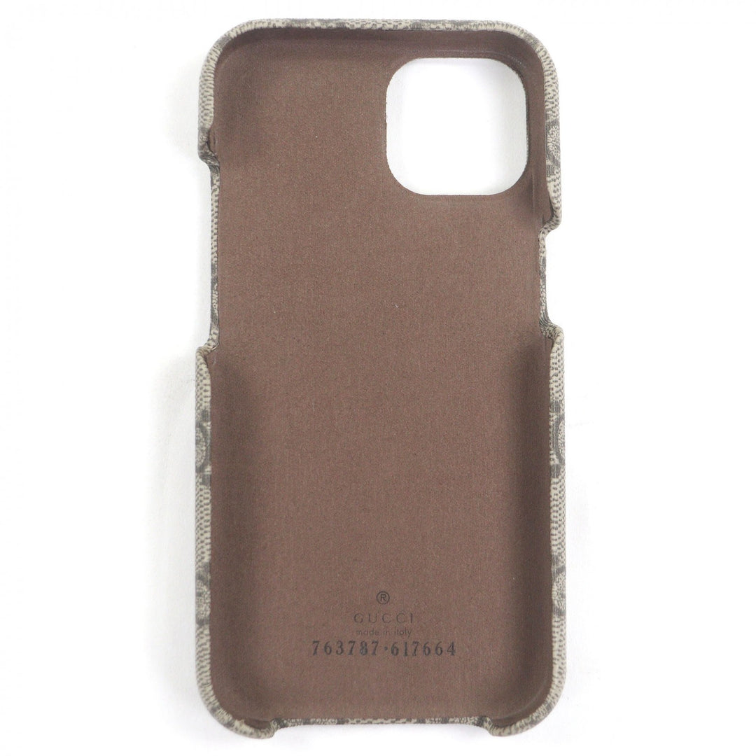 精美 GUCCI iPhone 手机壳，GG Supreme GG Logo 金色金属款，适用于 iPhone 15，米色