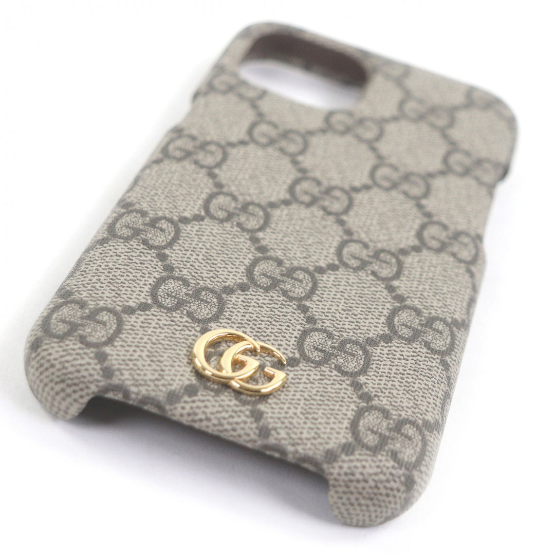 精美 GUCCI iPhone 手机壳，GG Supreme GG Logo 金色金属款，适用于 iPhone 15，米色